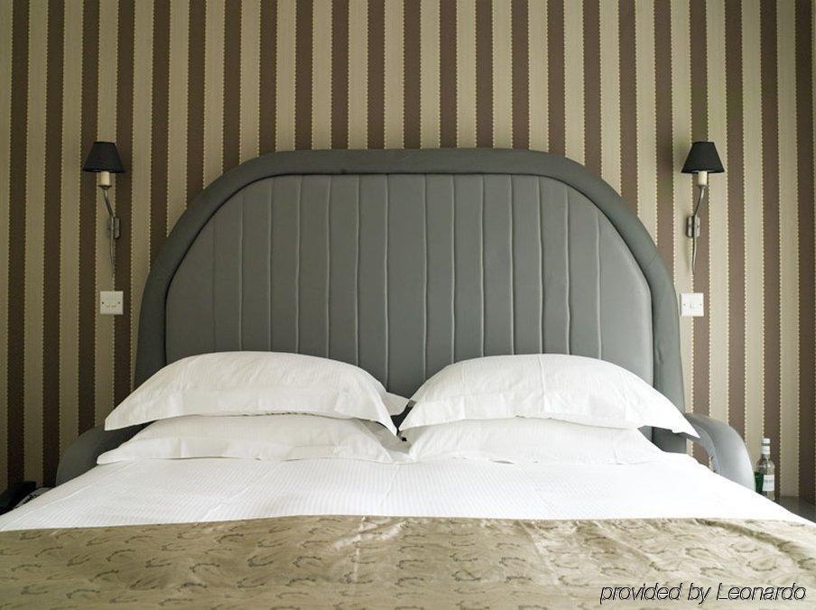 Elephant Hotel Pangbourne Habitación foto