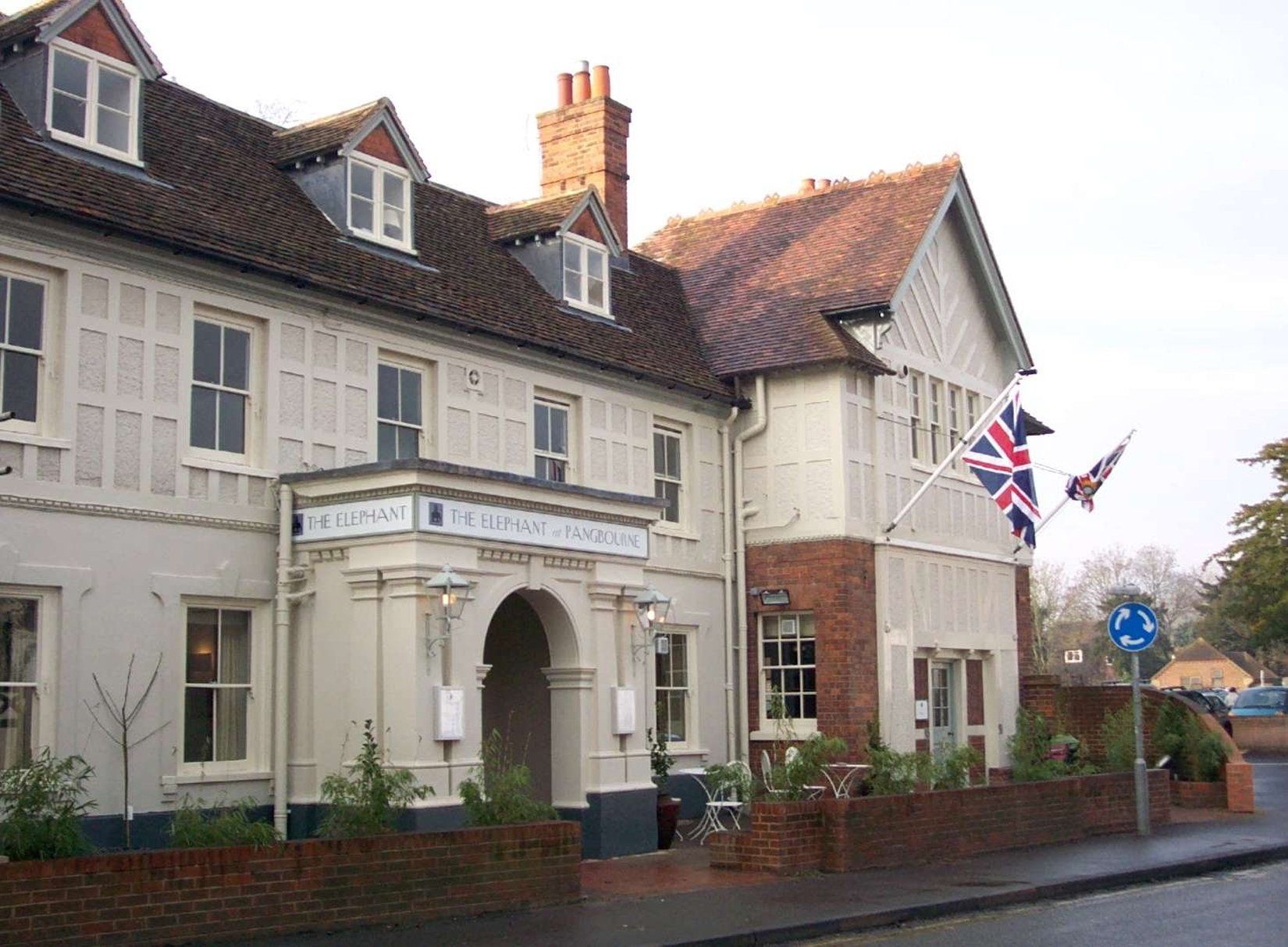Elephant Hotel Pangbourne Exterior foto